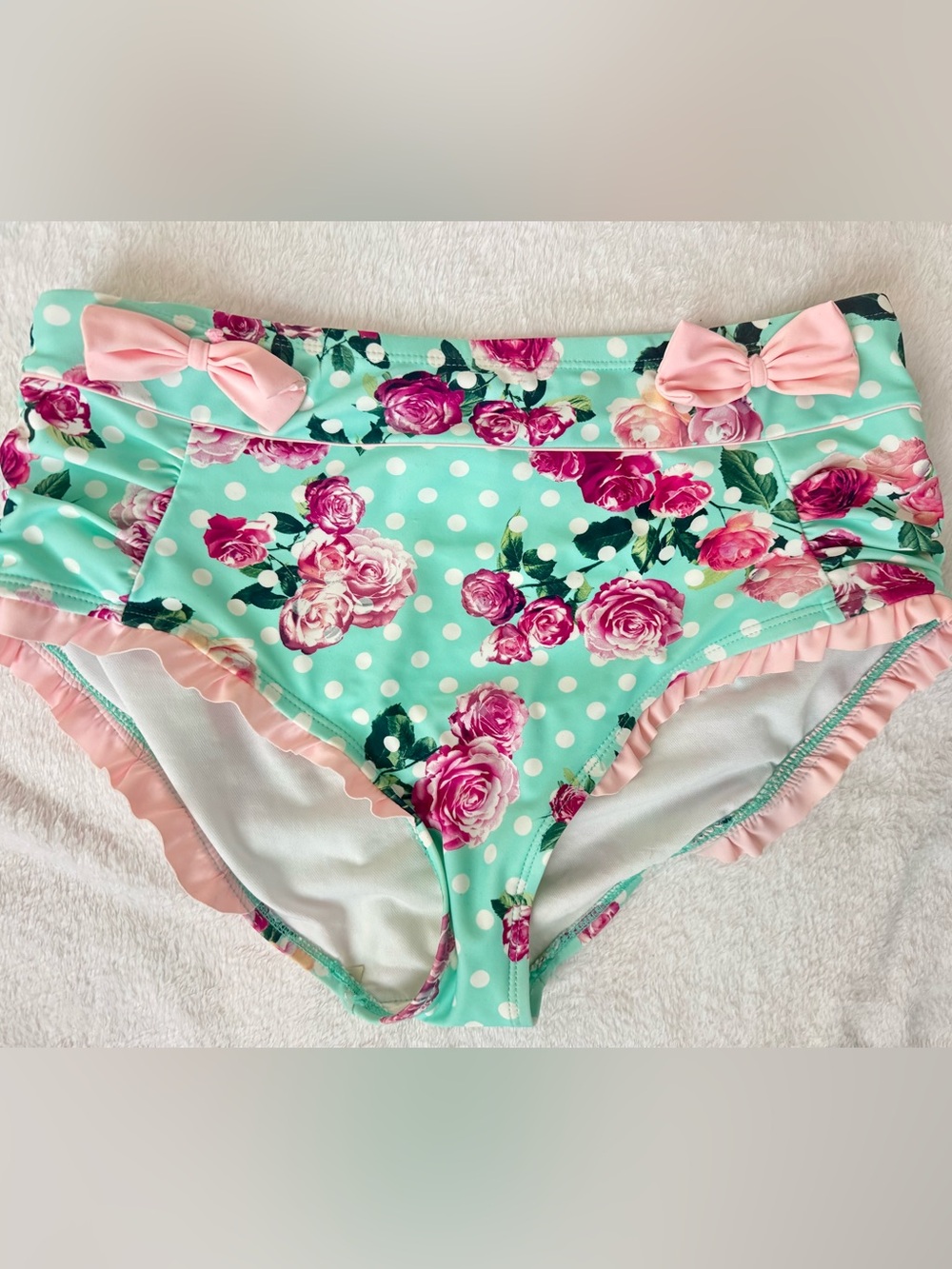 The most adorable swim bottoms.  High-Waist Bikini Bottom - Mint & Pink